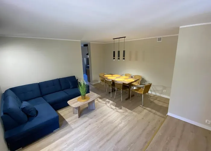 Dom Przy Lesie. * אוסטרובו