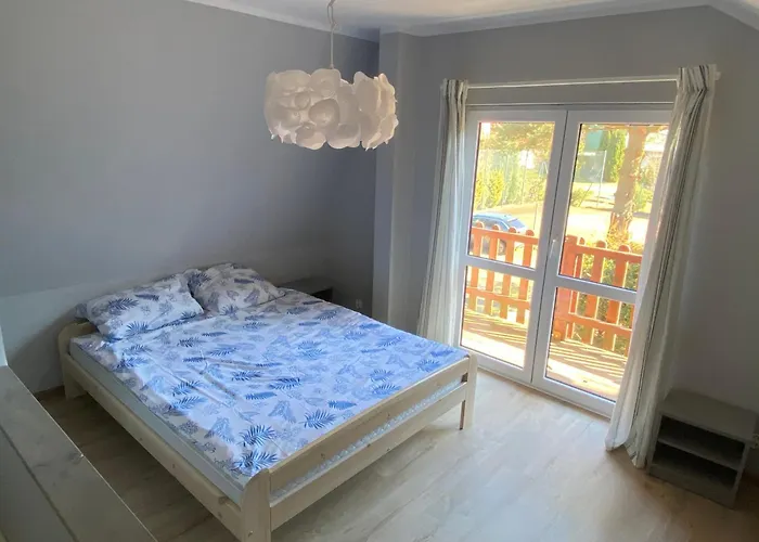 Dom Przy Lesie. בקתה *