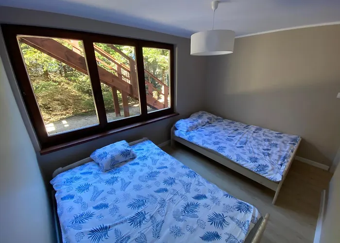 בקתה Dom Przy Lesie. אוסטרובו