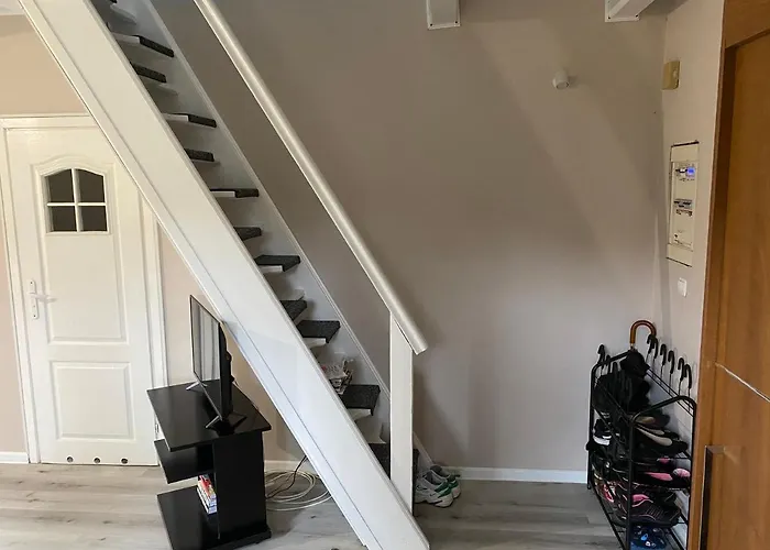 בקתה Dom Przy Lesie. אוסטרובו